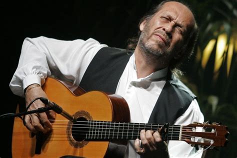  L'Effervescence de la Nuit Flamenca : Un Concert Inoubliable avec Guitariste Virtuose Paco de Lucía !