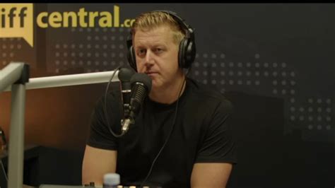 La Nuit Étincelante de Gareth Cliff: Musique Enfollée et Débats Accalorés !